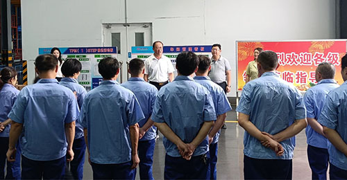 市总工会为江苏泰隆一线职工“送清凉”